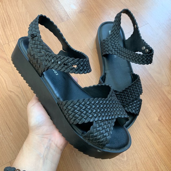 Melissa + Salinas Platform Sandals - Picture 2 of 6